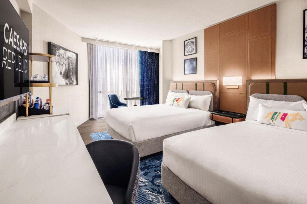 Remus Deluxe 2 Queens (Newly Renovated) room - Image 1