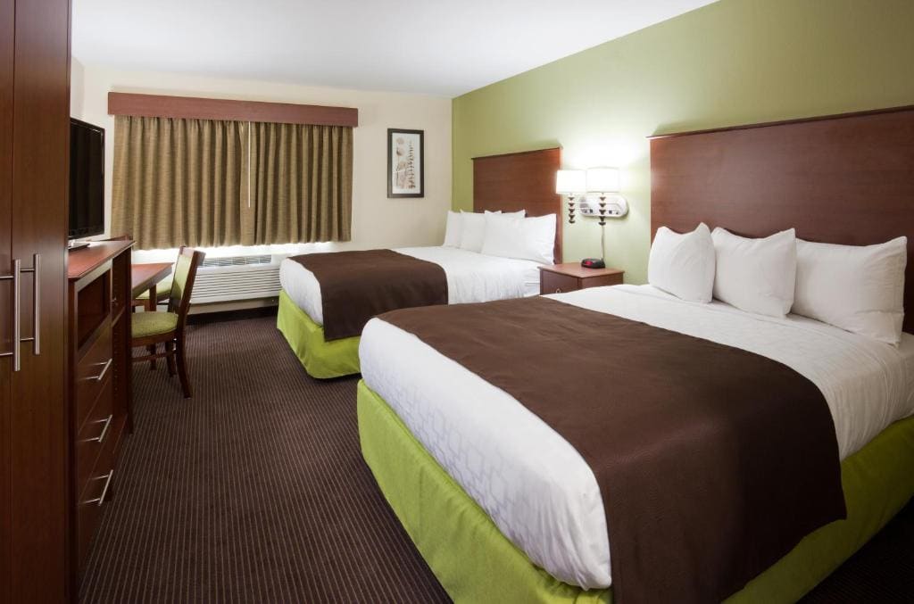Deluxe Queen Room with Two Queen Beds - Non-Smoking room - Image 1