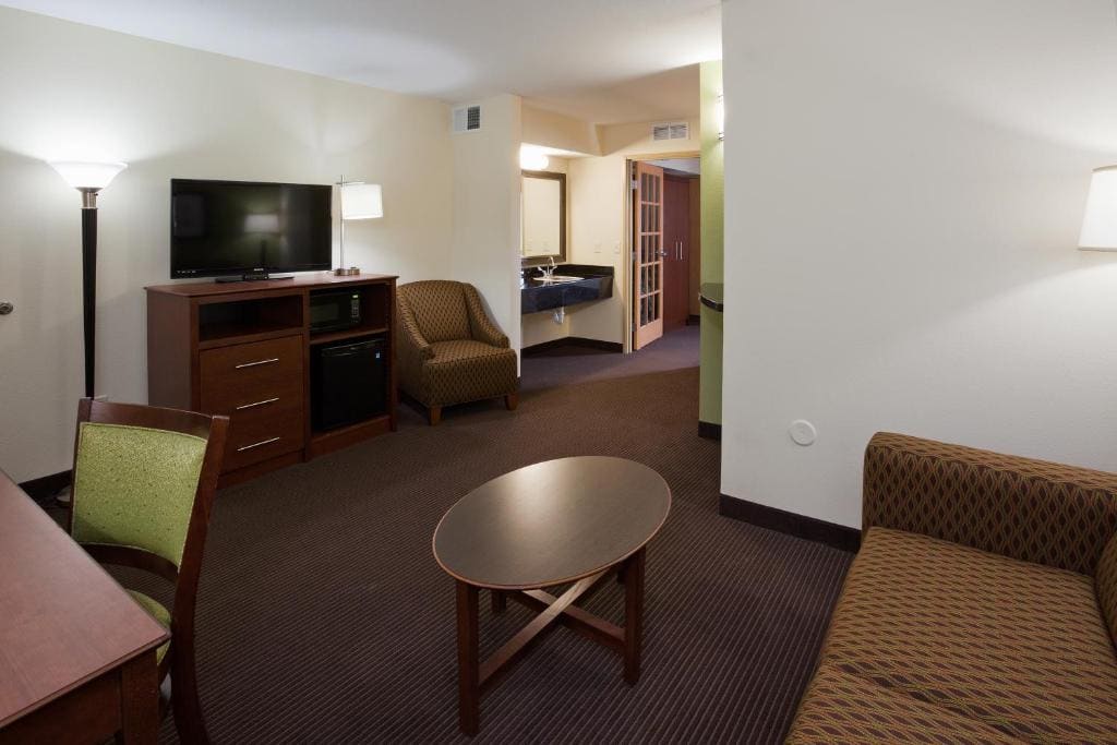 Deluxe King Room - Non-Smoking room - Image 2