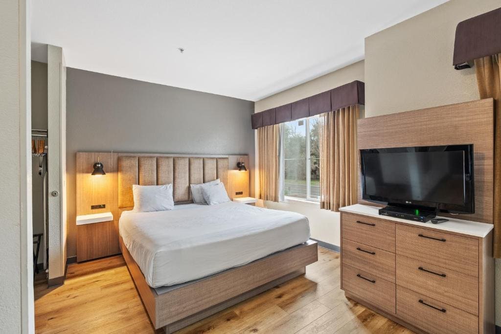 Family Suite with Bunk Bed - Non-Smoking room - Image 1