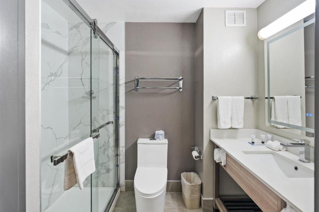 King Suite with Sofa Bed and Kitchen - Non-Smoking room - Image 1