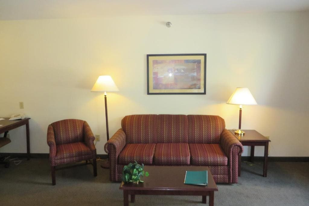 Deluxe Queen Studio with Two Queen Beds - Non-Smoking room - Image 1