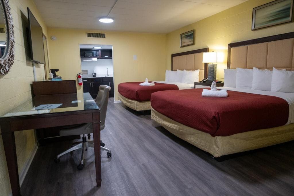 Two King Beds with Kitchenette room - Image 2