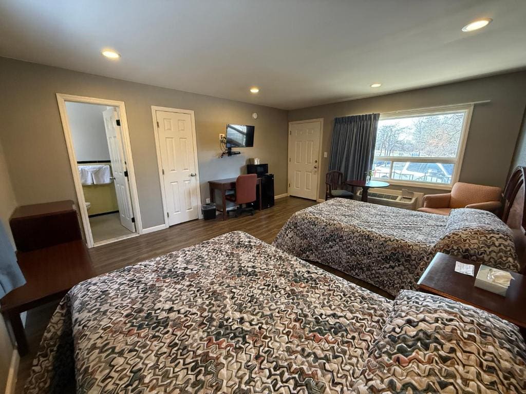 Double Room with Two Double Beds room - Image 1