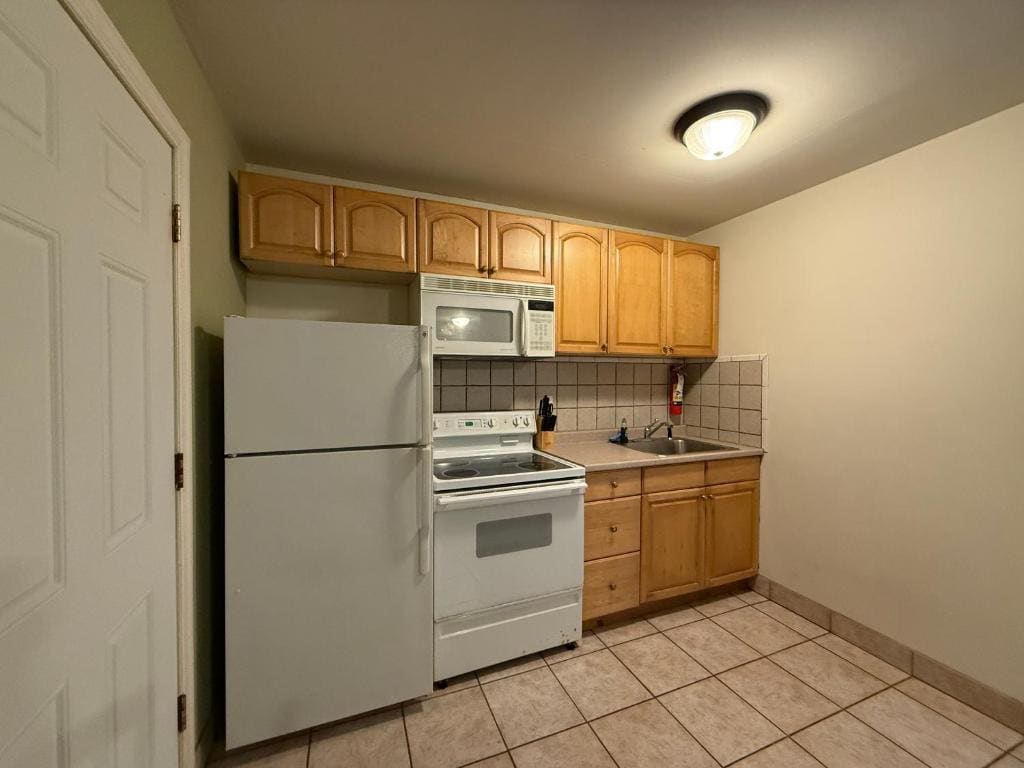 King Room with Kitchen room - Image 1
