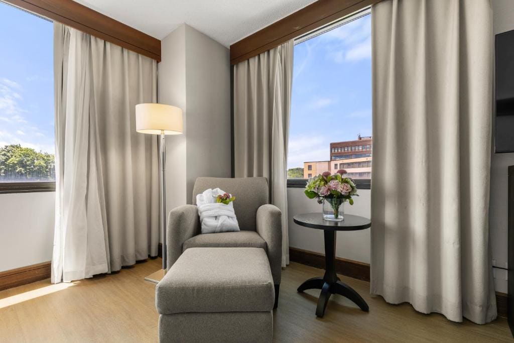 Suite with Two Double Beds - Non-Smoking room - Image 2