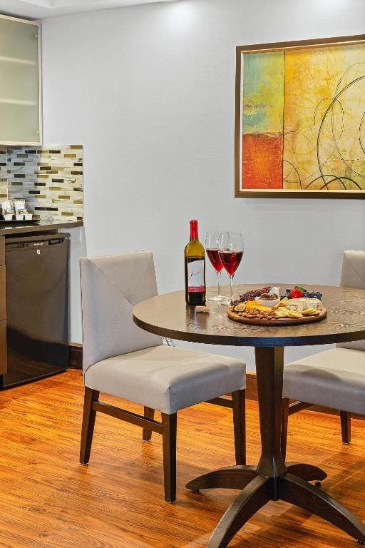 Executive Suite room - Image 3