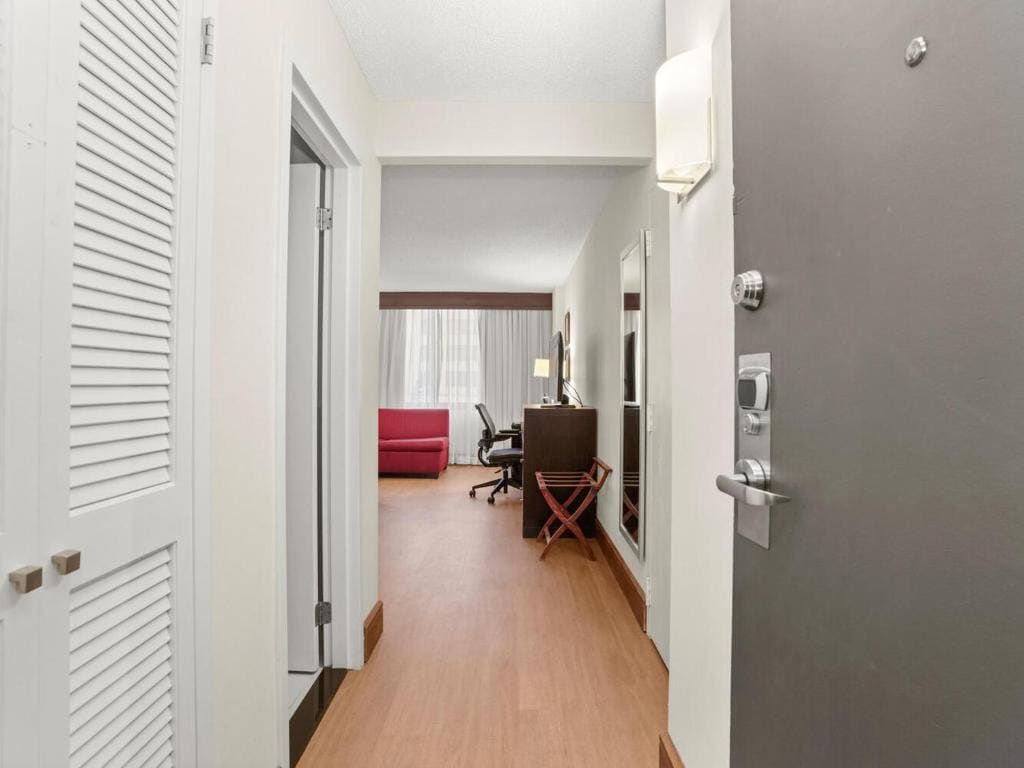 King Leisure Room - Non-Smoking room - Image 3