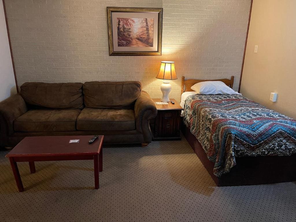 Deluxe Double or Twin Room room - Image 2