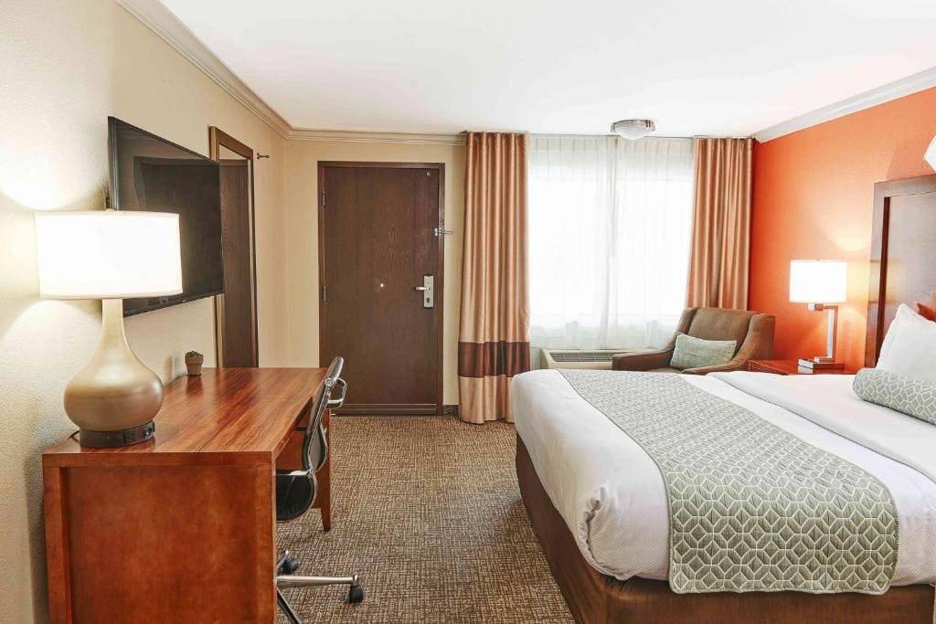 King Room - Handicap Accessible/Non-Smoking room - Image 1
