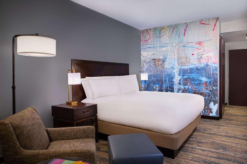 PURE Wellness King Room room - Image 1