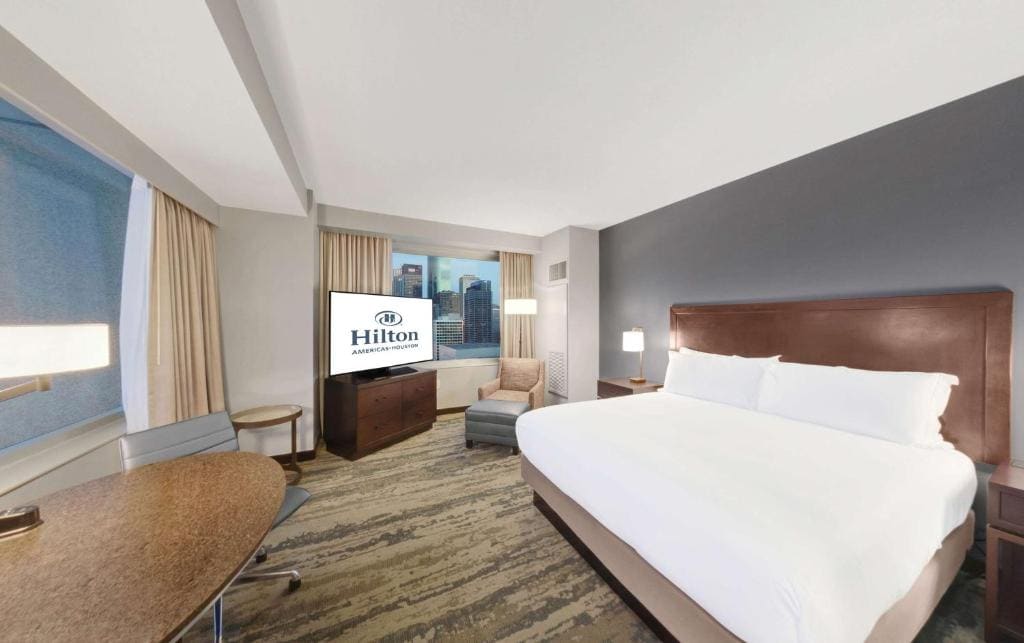 Large Corner King Room room - Image 1