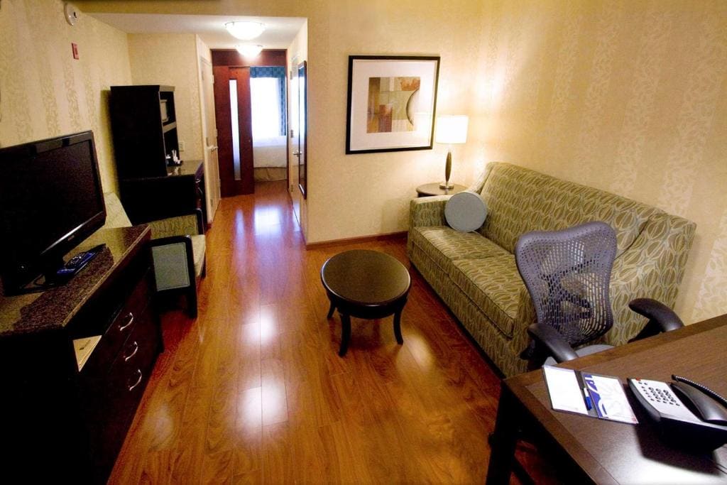 King Suite room - Image 3