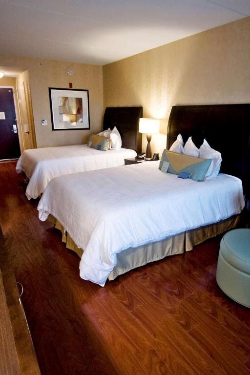 Queen Room with Two Queen Beds room - Image 2