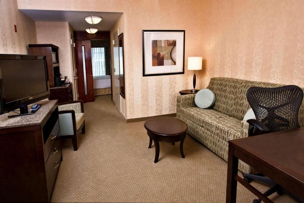King Suite room - Image 2