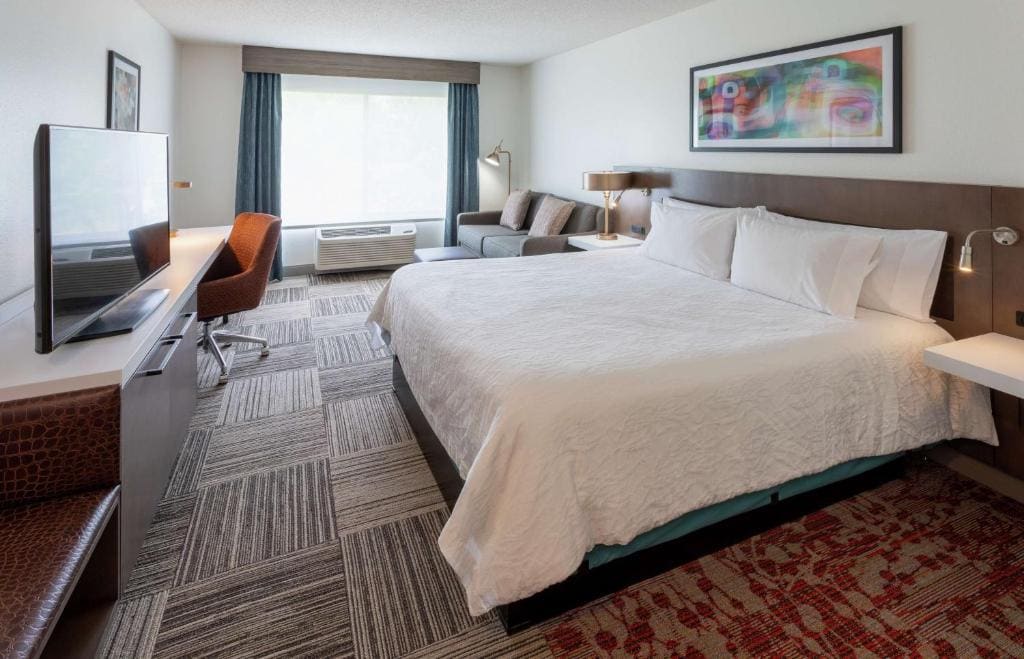 King Room with Sofa Bed - Non-Smoking room - Image 1