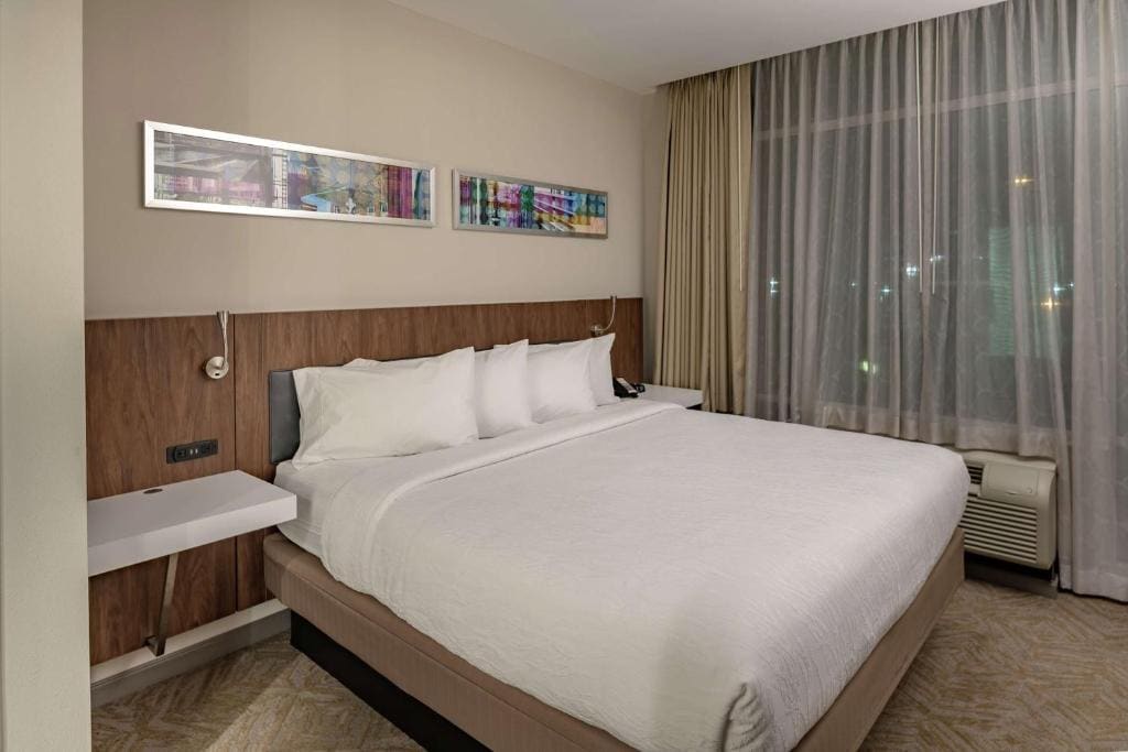 One-Bedroom King Suite room - Image 1