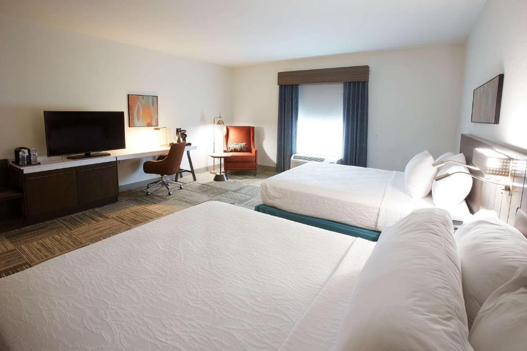 Queen Room with Two Queen Beds - Mobility and Hearing Access room - Image 1