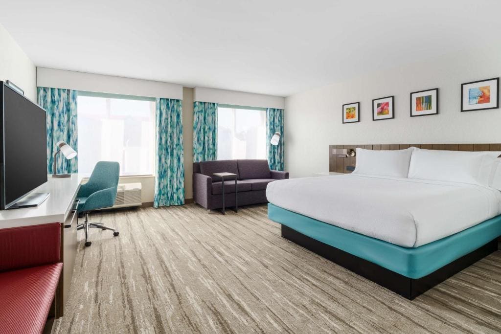 Junior King Suite with Sofa Bed room - Image 1