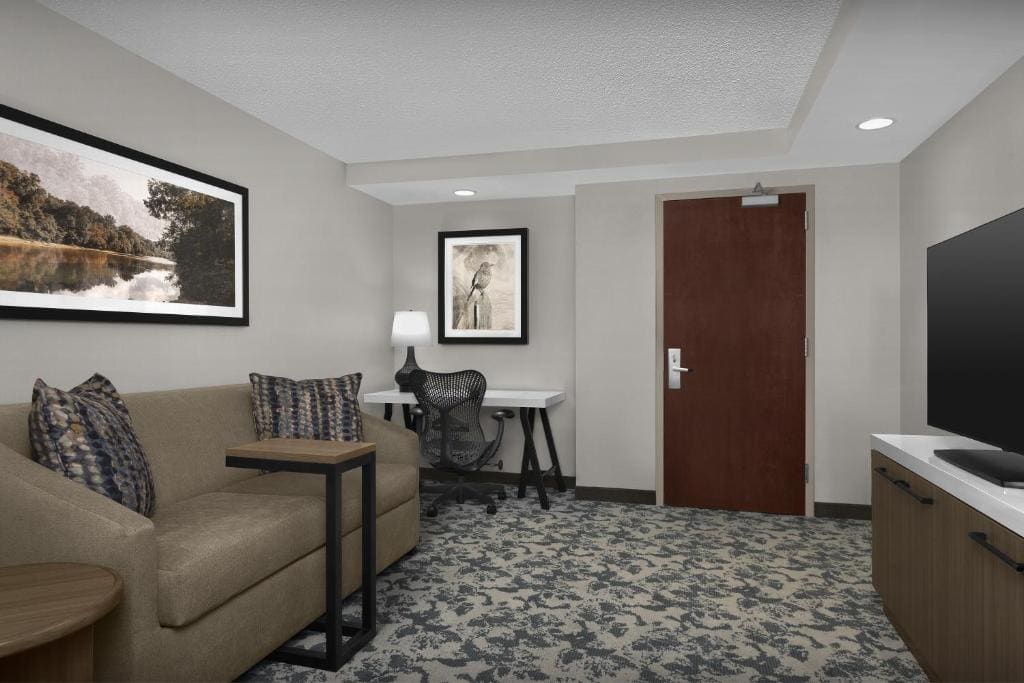 Junior King Suite with Seating Area room - Image 2