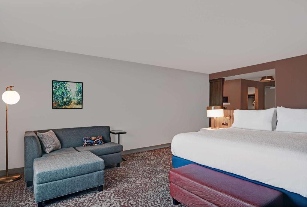 Deluxe King Room room - Image 2