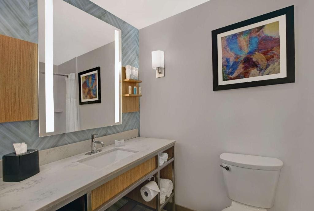 King Room with Sofa Bed - Non-Smoking room - Image 1