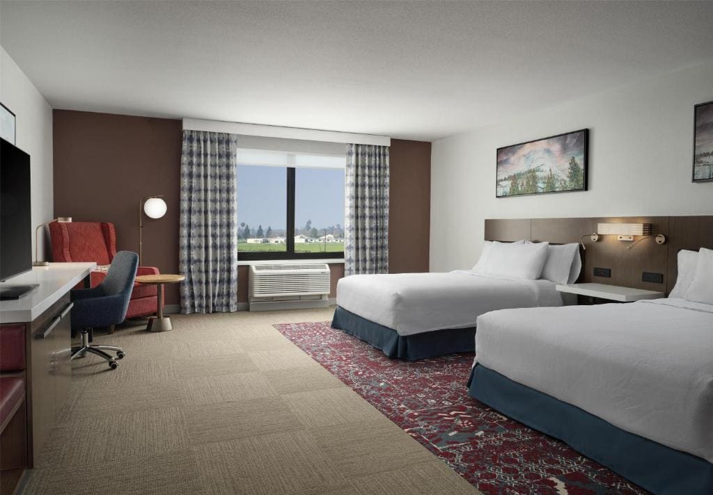 Queen Room with Two Queen Beds - Hearing Access room - Image 1