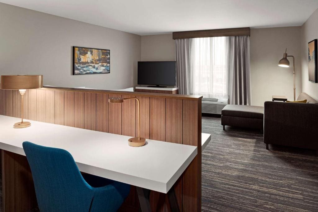 Deluxe King Room room - Image 1
