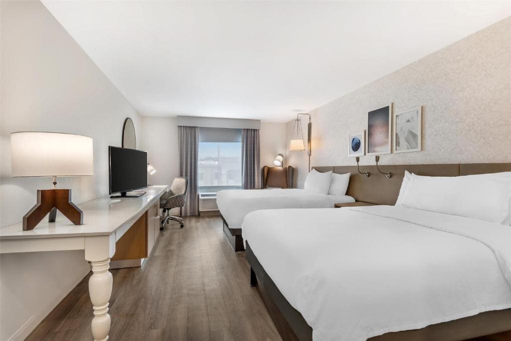 Queen Room with Two Queen Beds - Hearing Access room - Image 1