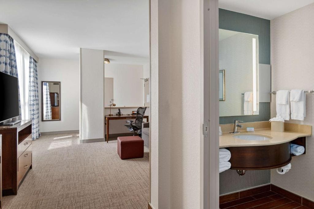 One-Bedroom King Suite with Sofa Bed room - Image 3