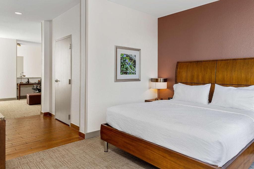 King Room with City View room - Image 1