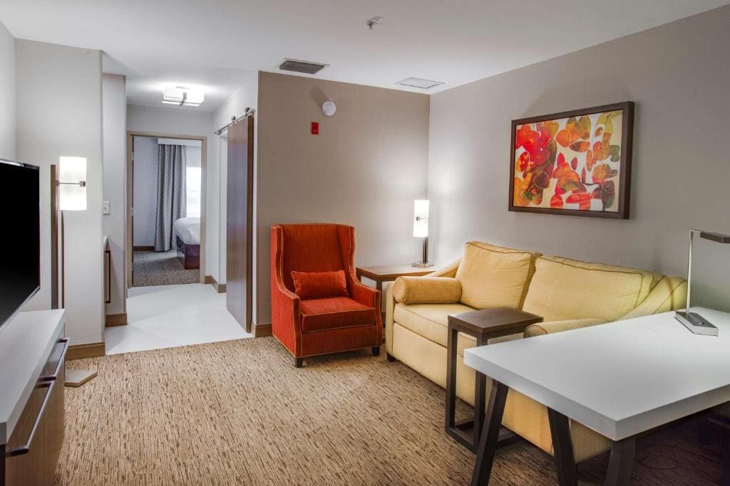 One-Bedroom King Suite with Sofa Bed room - Image 2