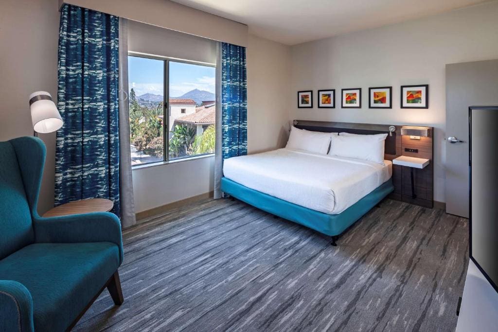 One-Bedroom King Suite room - Image 1