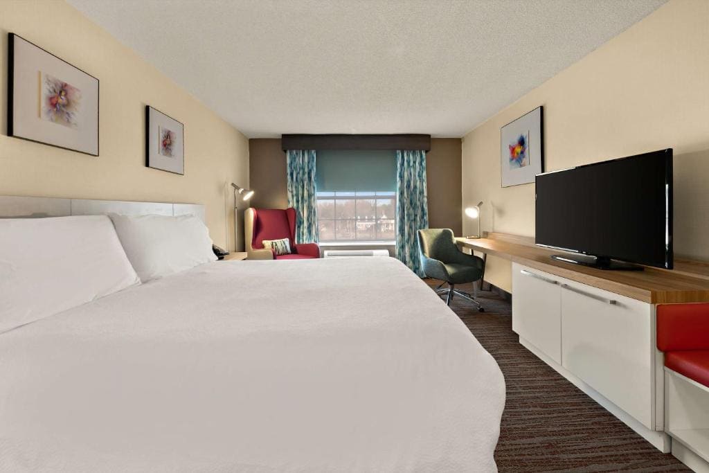 king_room_-_hearing_access room - Image 1