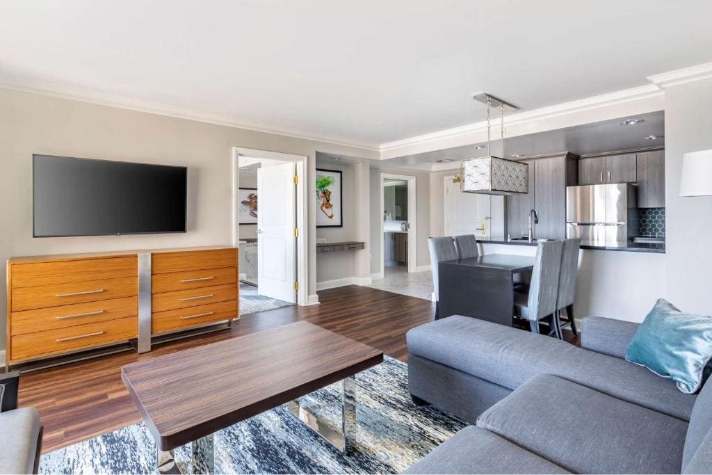 Three-Bedroom Premier Suite with Sofa Bed room - Image 1