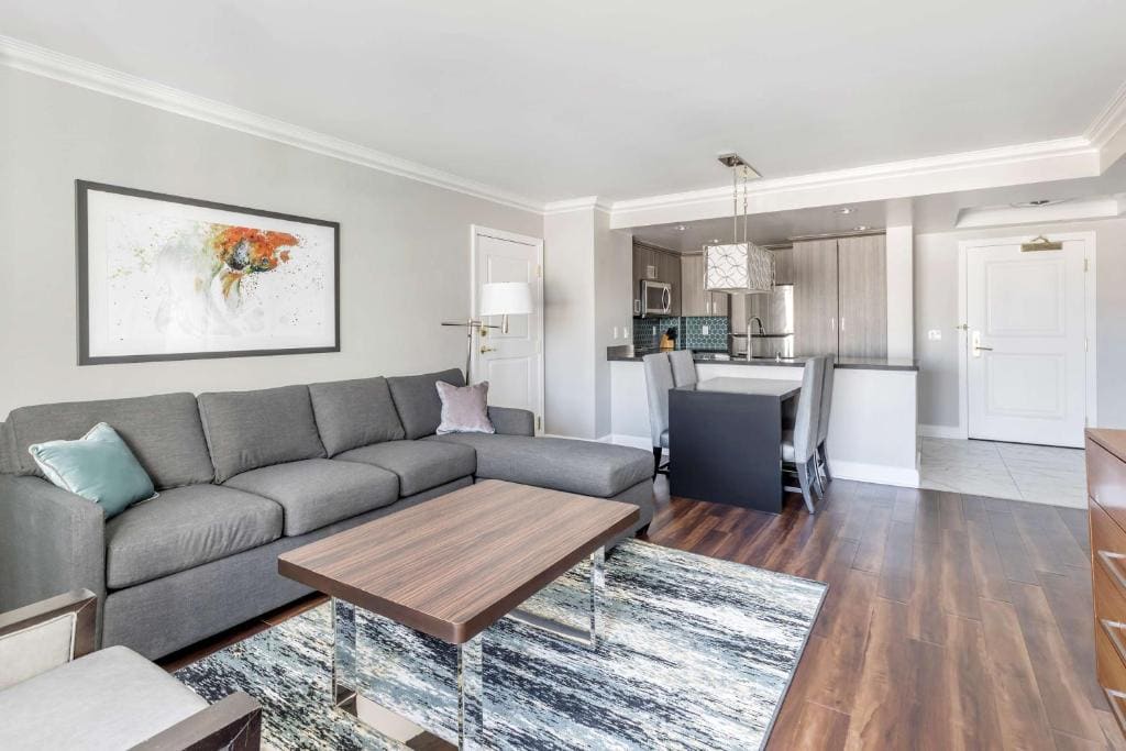 Two Bedroom Suite with Two King Beds and Sofabed room - Image 2