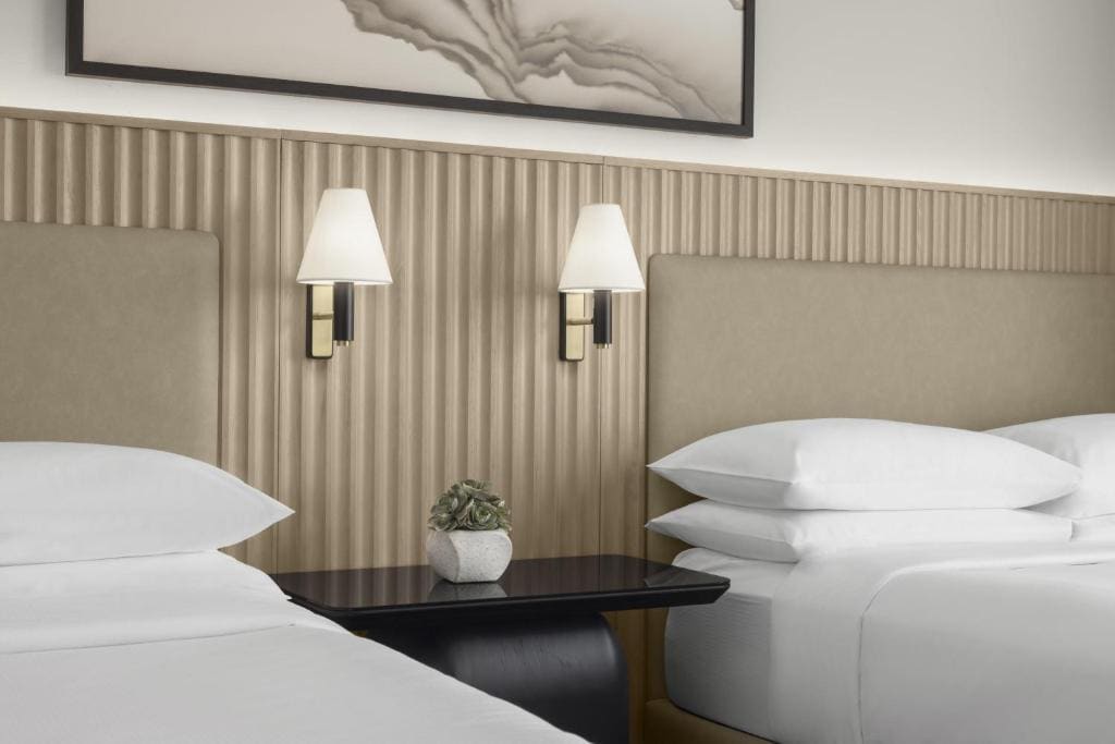 Queen Room with Two Queen Beds - Water View - Hearing Accessible room - Image 2