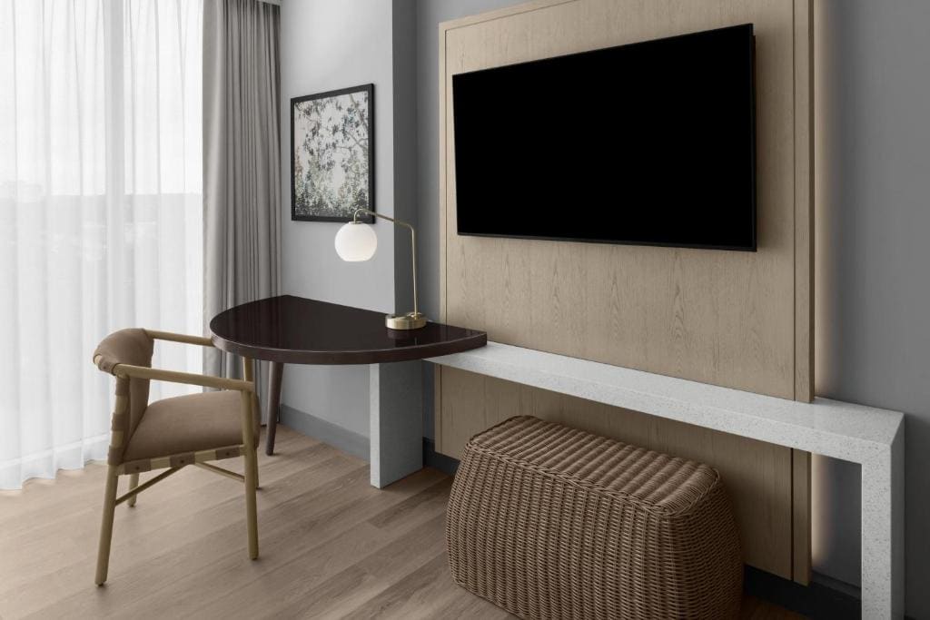 King Room with Chaise room - Image 2