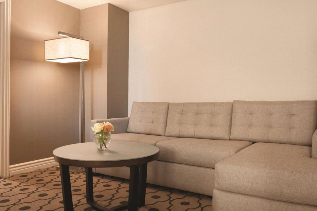 Superior Queen Room with Two Queen Beds and Roll-In Shower - Mobility Access room - Image 2