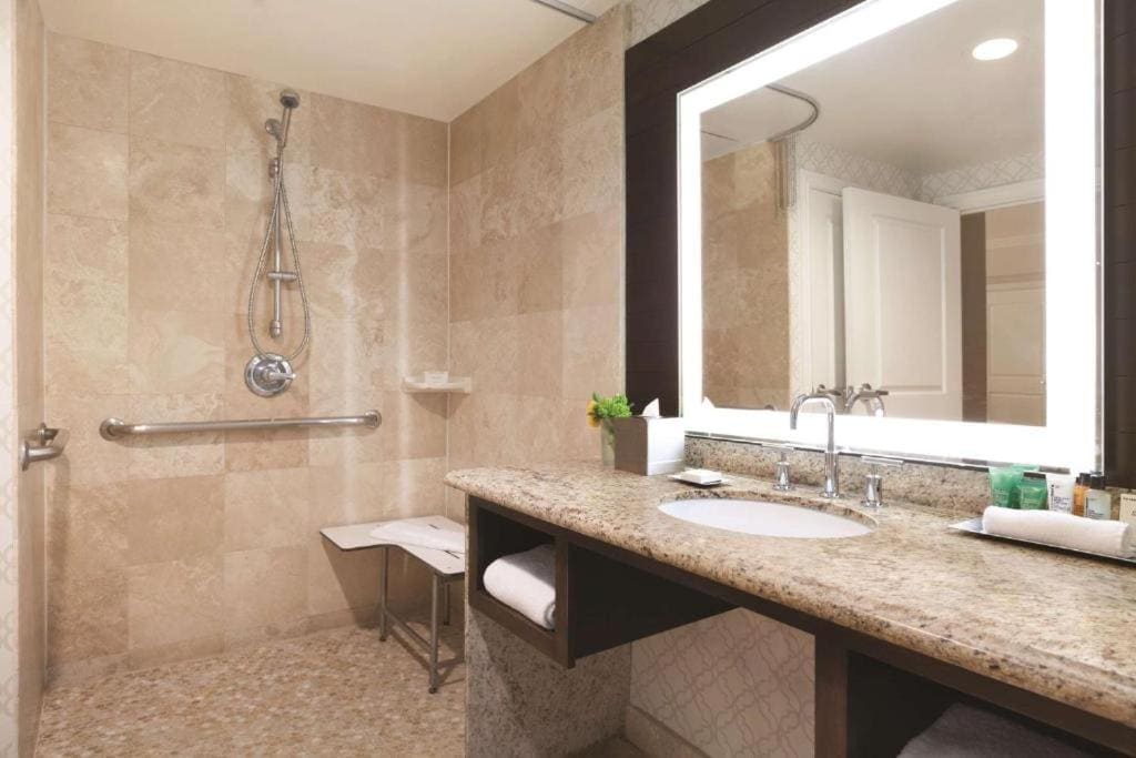 Queen Room with Two Queen Beds and Roll-In Shower - Mobility Access room - Image 1