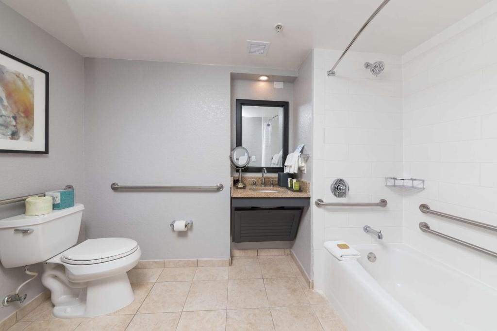 Queen Room with Two Queen Beds and Ocean View - Mobility and Hearing Access room - Image 1