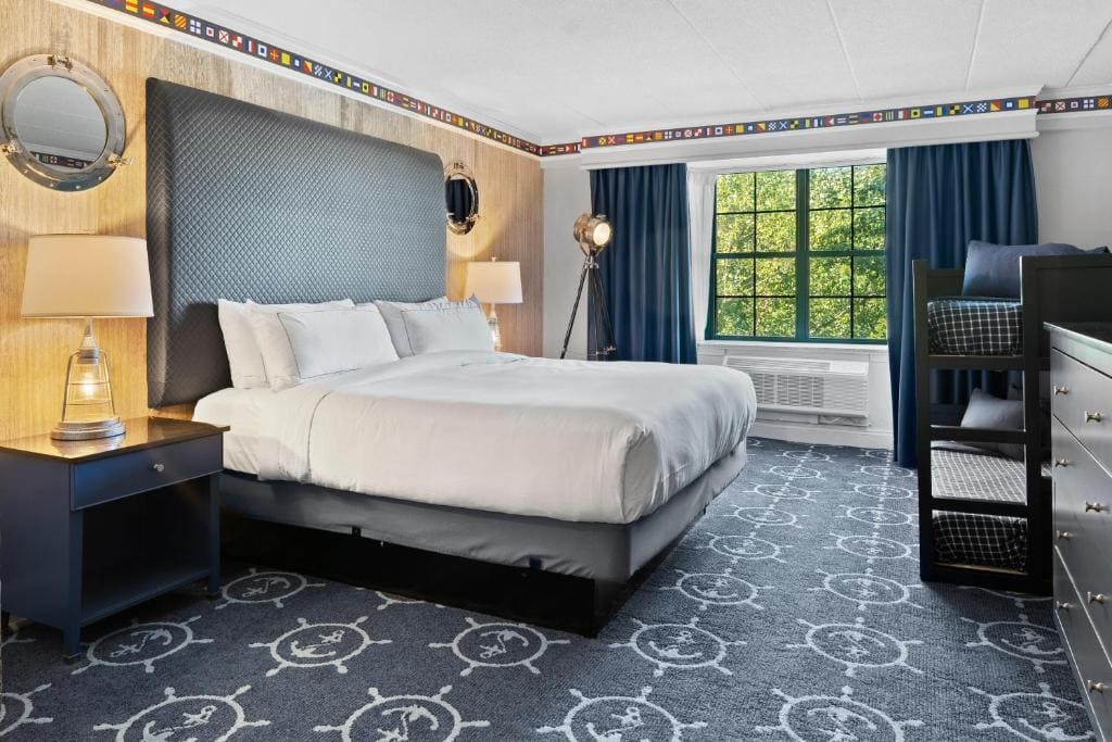 Family Room with One King Bed and One Set of Bunk Beds room - Image 3