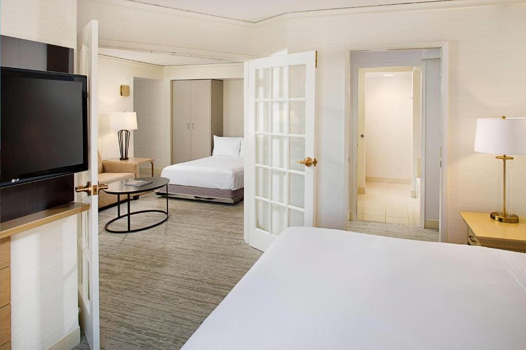 Family King Suite - Non-Smoking room - Image 1
