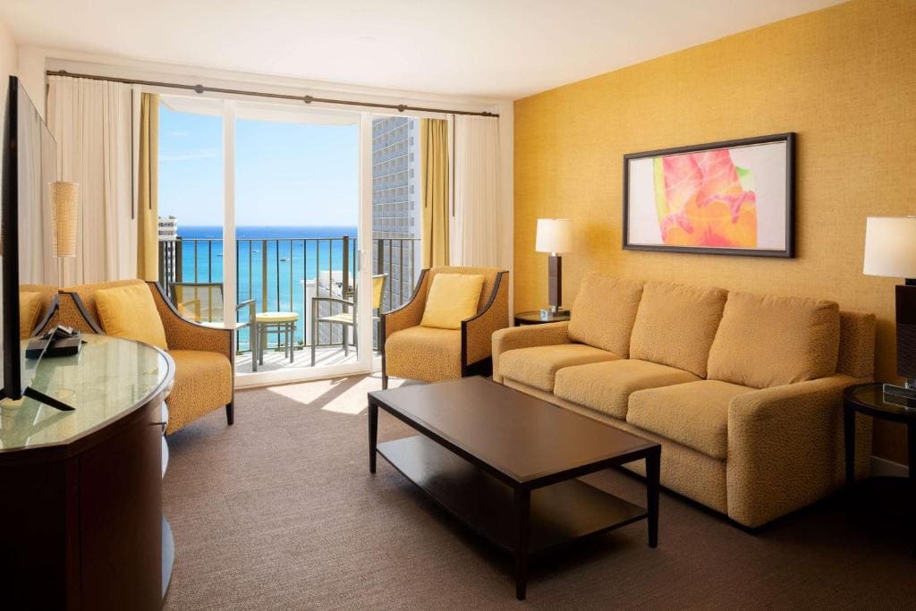 One-Bedroom Suite room - Image 2