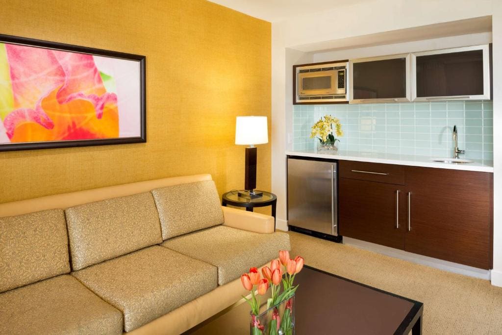 One-Bedroom Suite room - Image 3