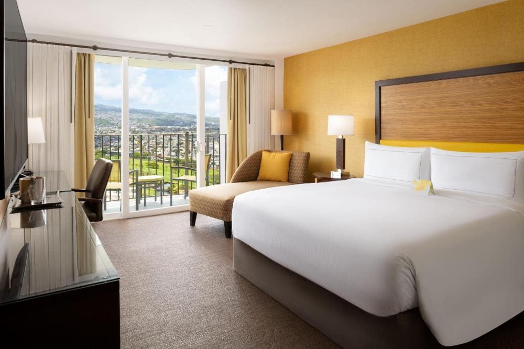 Premium King Room with Mountain View room - Image 2