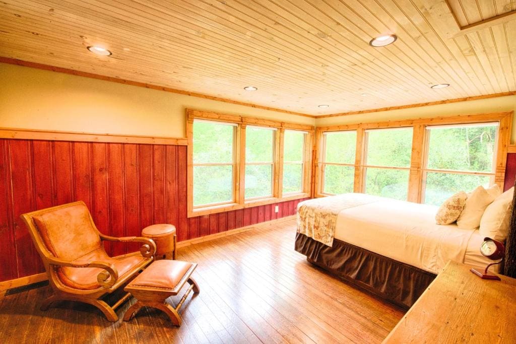 Chilhowee Cabin 2 room - Image 2