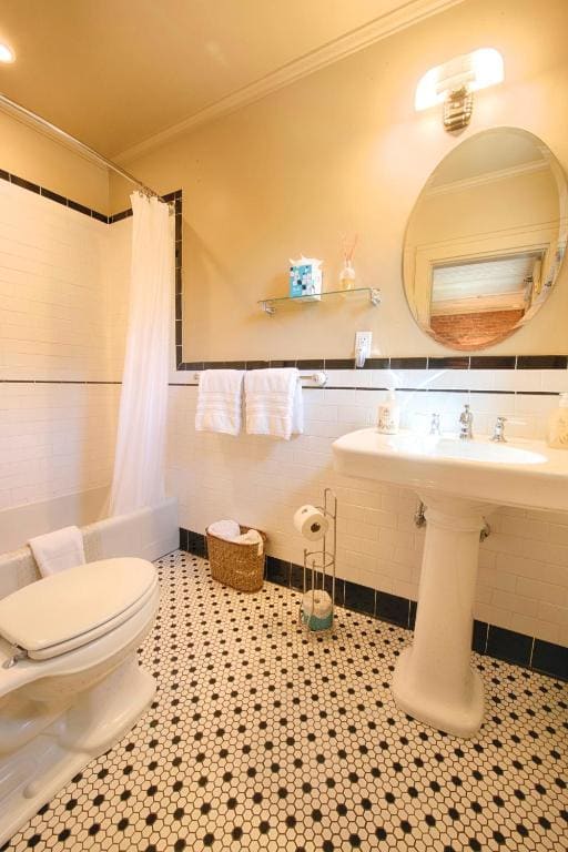 Azalea Lodge Room room - Image 2