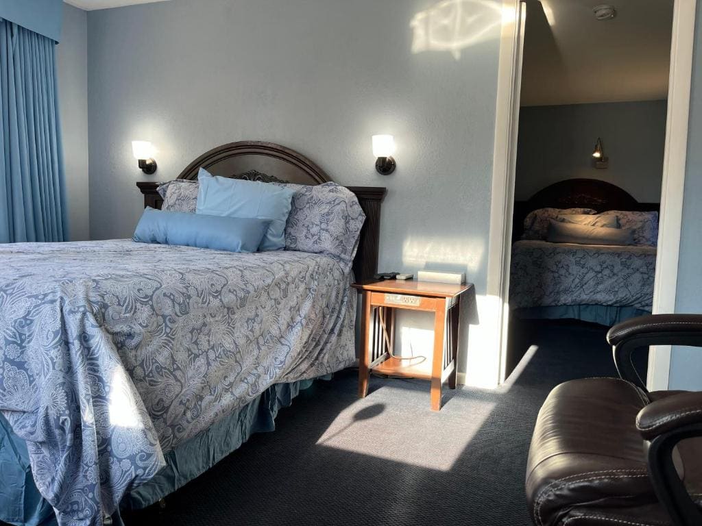 Classic Quadruple Room room - Image 1
