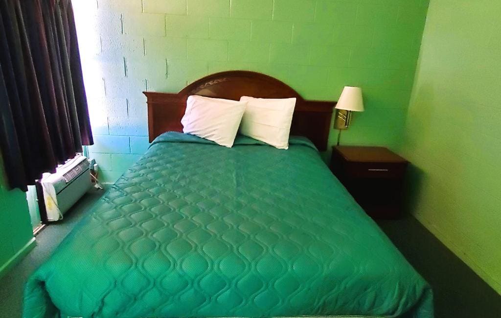 Queen Room room - Image 2